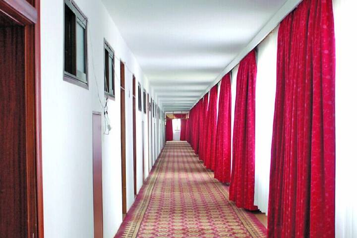 Ballroom/Hall 13 of 23