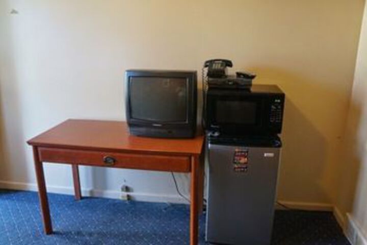Room 4 of 11