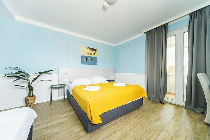Room 8 of 97