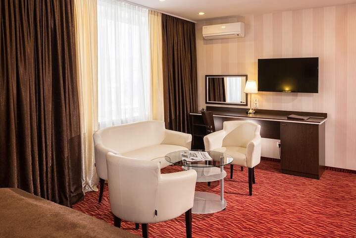 Room 8 of 50