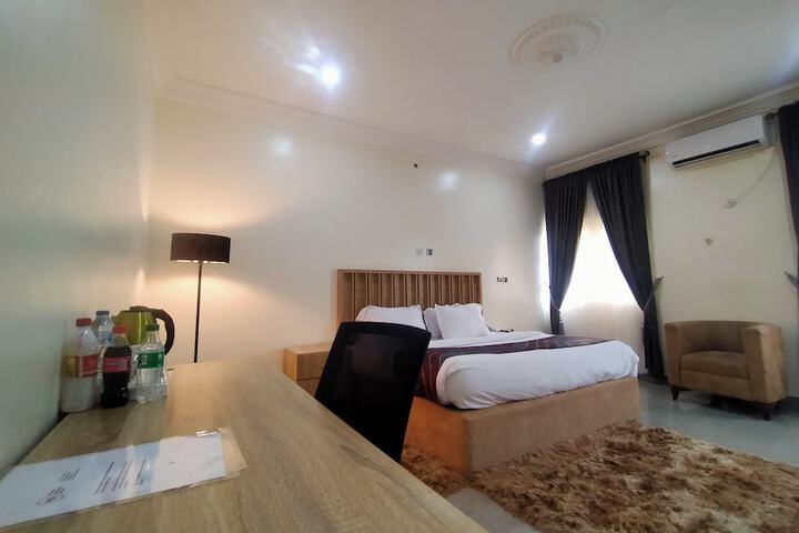 Room 8 of 23