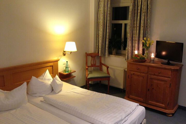 Room 2 of 24