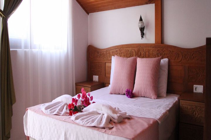 Room 7 of 33