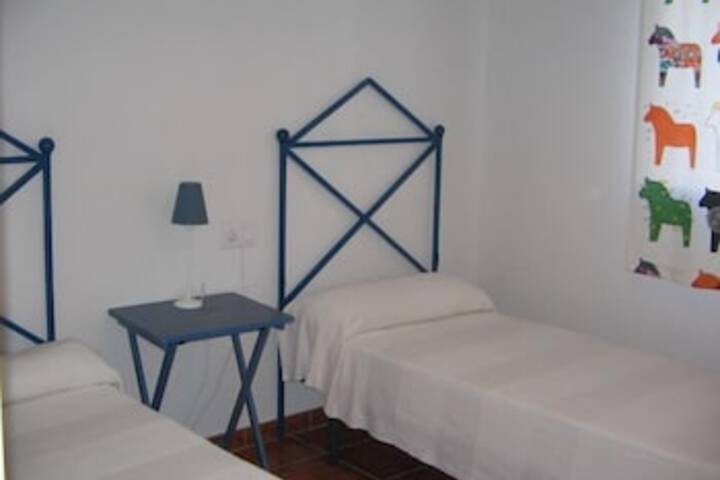 Room 7 of 33
