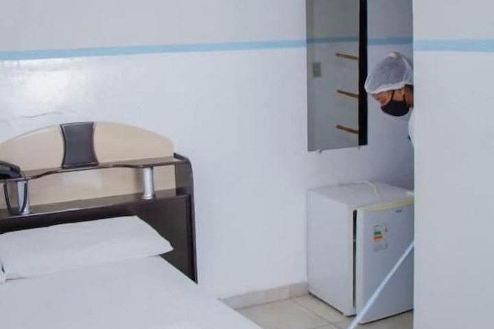 Room 10 of 65