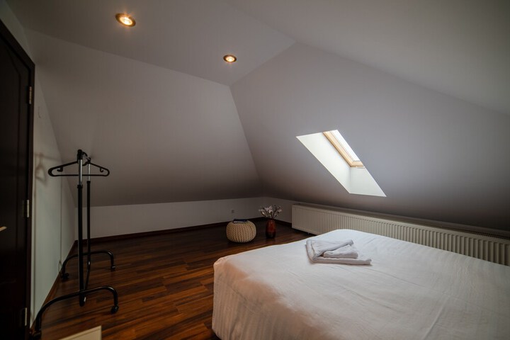 Room 16 of 78