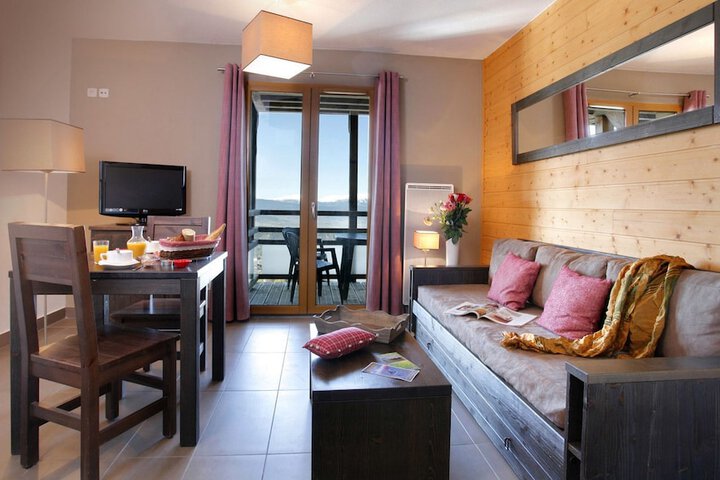 Room 10 of 25
