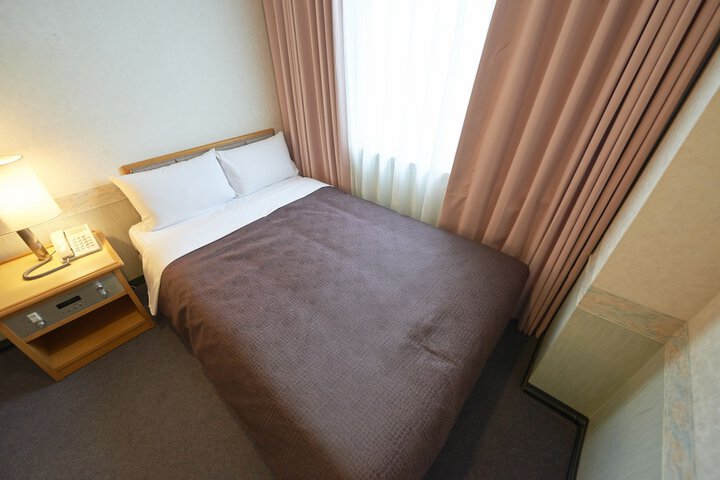 Room 15 of 32