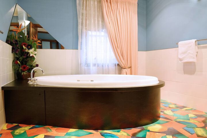 Hot Tub 253 of 360