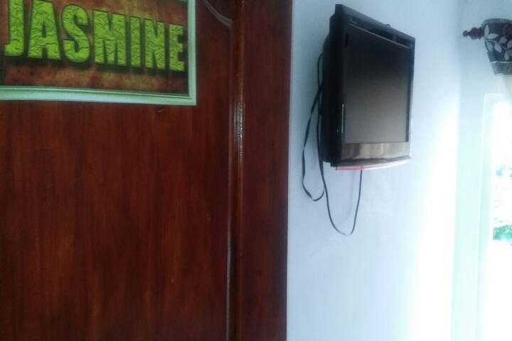 Room 7 of 25