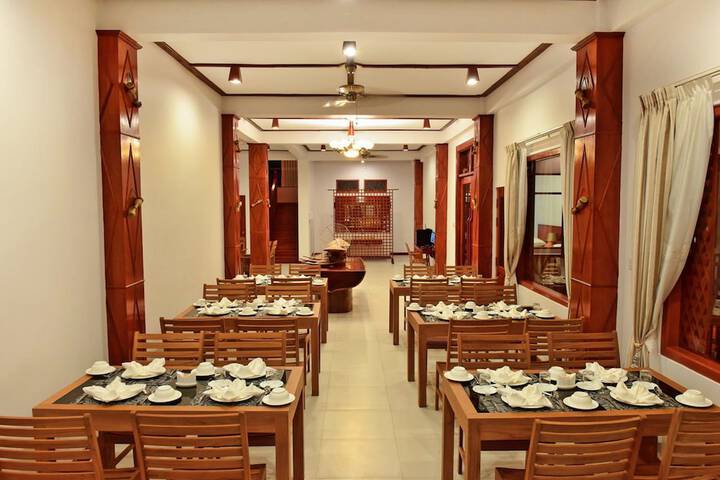 Dining 14 of 28