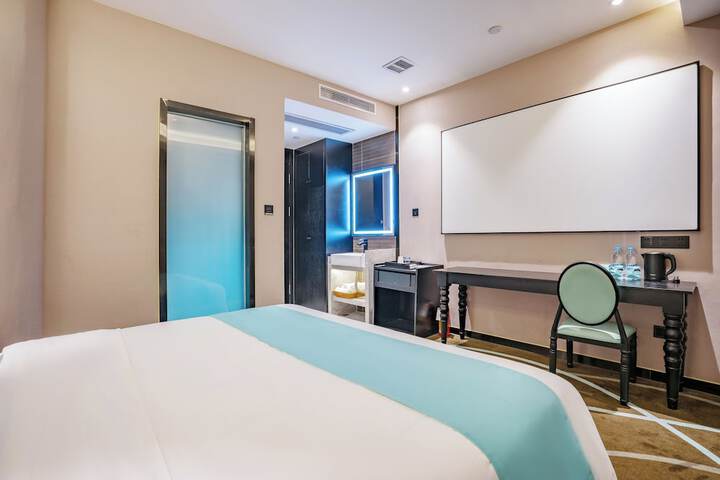 Room 19 of 42