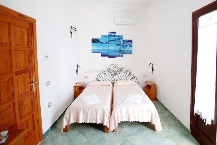 Room 9 of 59