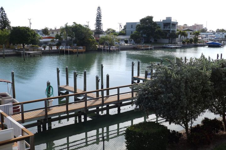Dock