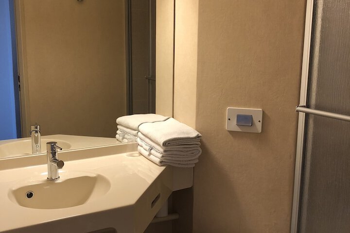 Room 11 of 15