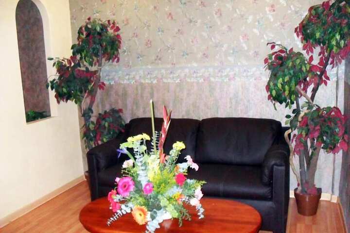 Room 17 of 28
