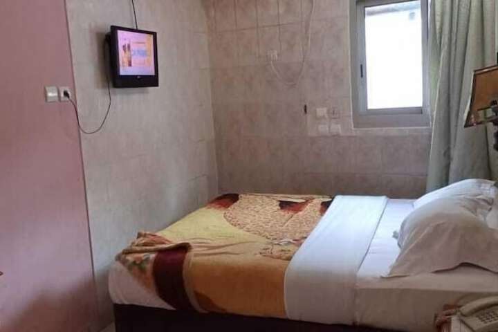Room 9 of 44