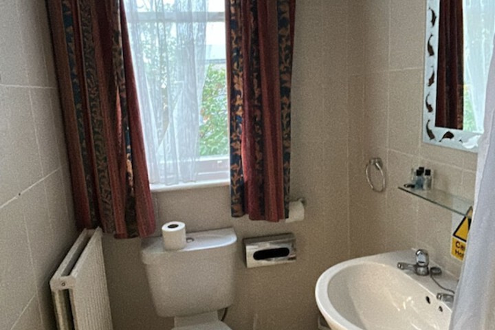Room 42 of 58