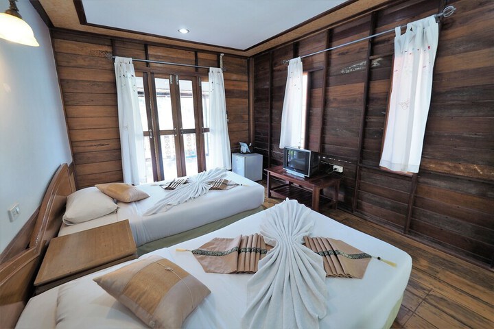 Room 3 of 52