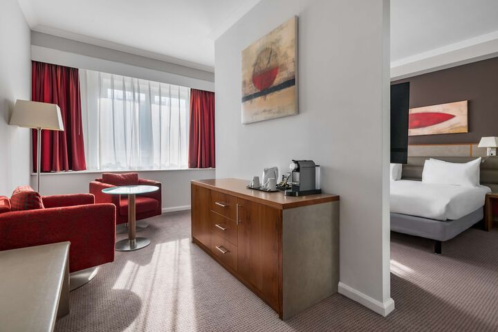 Room 18 of 191