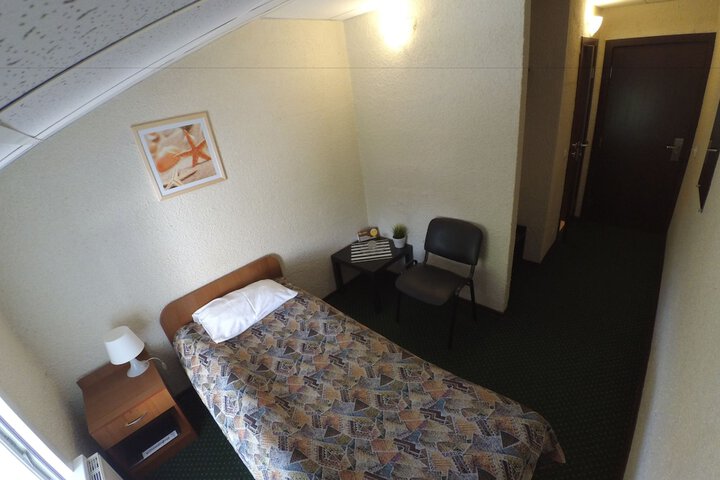 Room 5 of 19