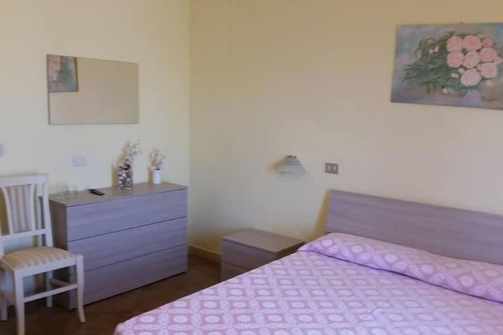 Room 9 of 42
