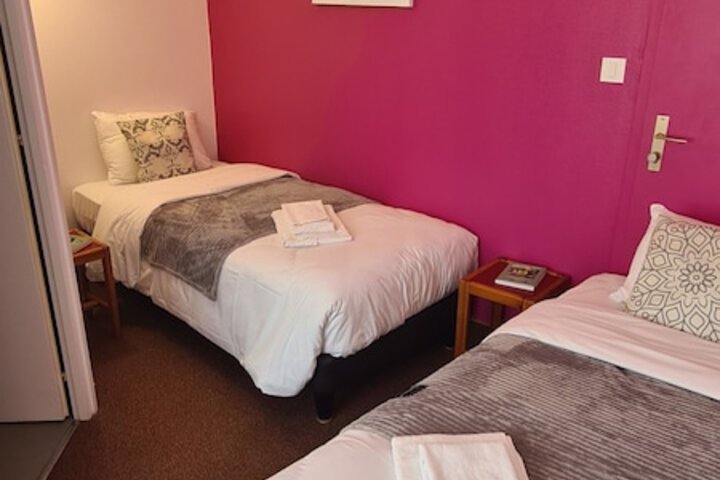 Room 10 of 43