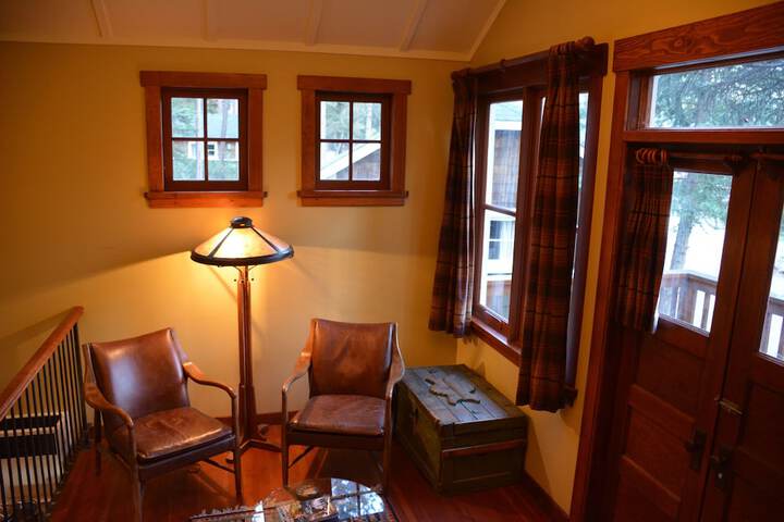 Room 44 of 199