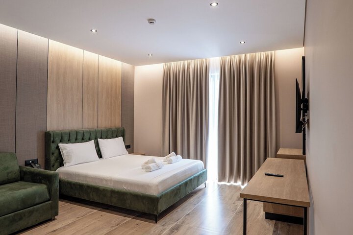Room 22 of 115