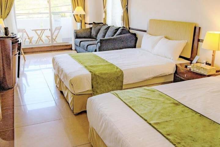 Room 42 of 149