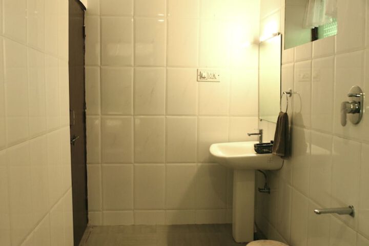 Room 32 of 52