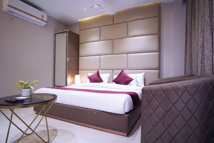 Room 14 of 30