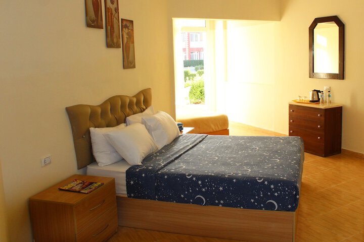 Room 11 of 70