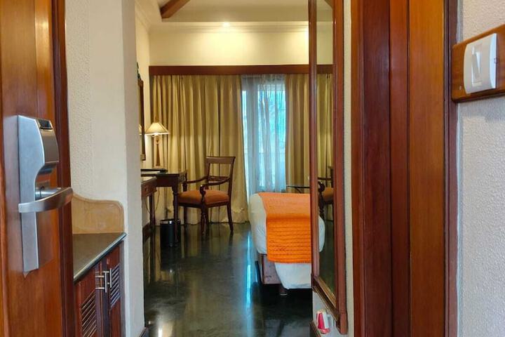 Room 16 of 35