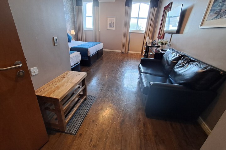 Room 72 of 182