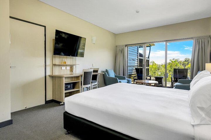Room 5 of 90