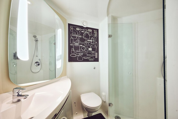 Room 21 of 30
