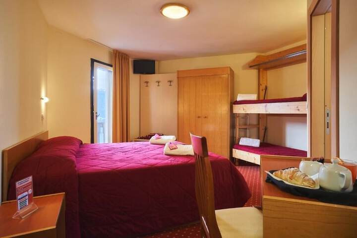Room 4 of 55