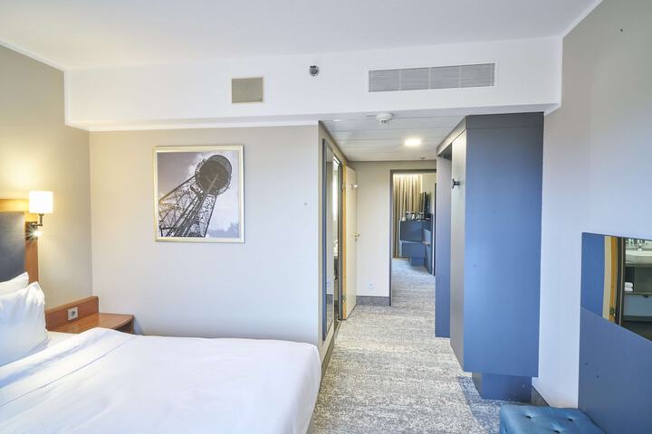 Room 22 of 201