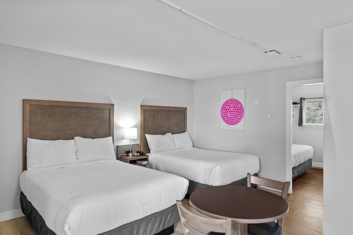 Room 34 of 48