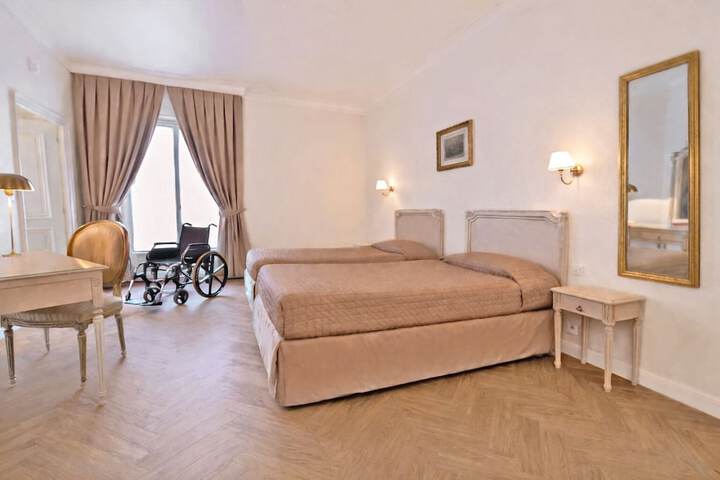 Room 8 of 31