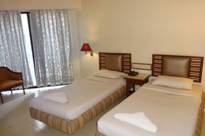 Room 16 of 181