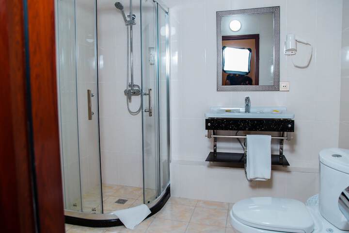 Room 30 of 46