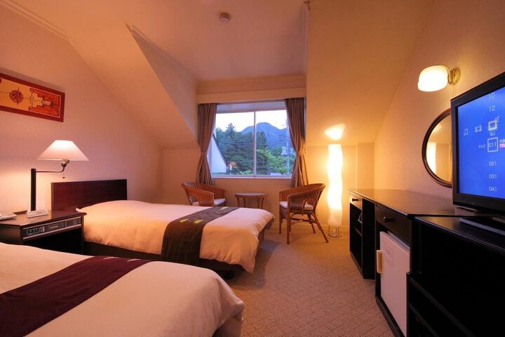 Room 14 of 38