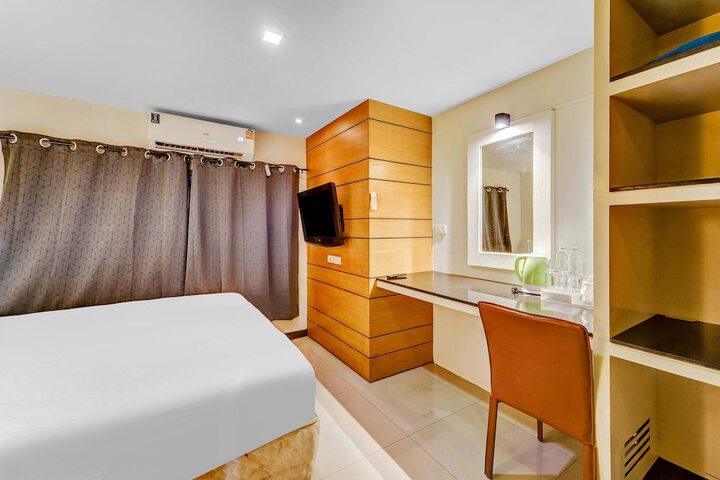 Room 9 of 19