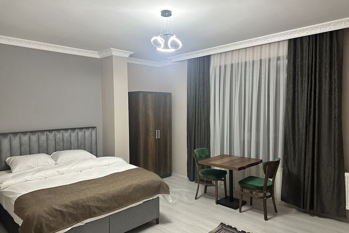 Room 7 of 16