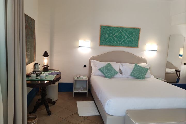 Room 25 of 86