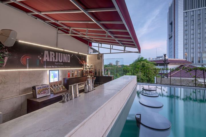 Pools & Facilities