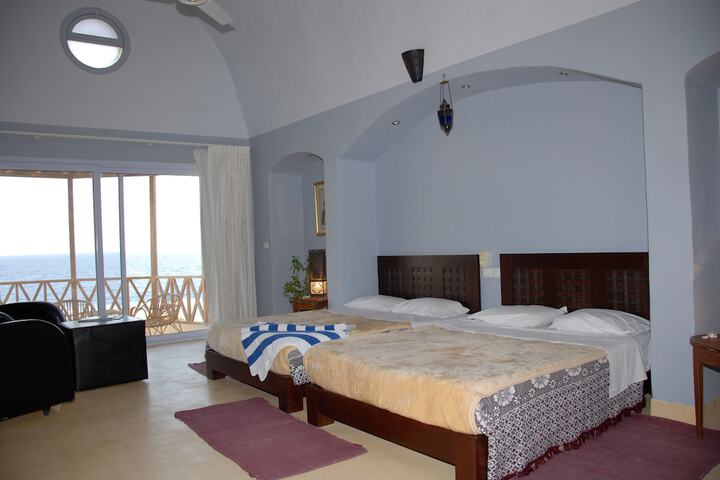 Room 3 of 49