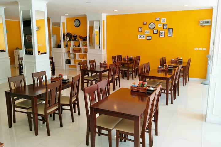 Dining 132 of 152